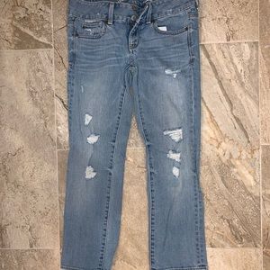 American Eagle women Artist distressed Capri pants